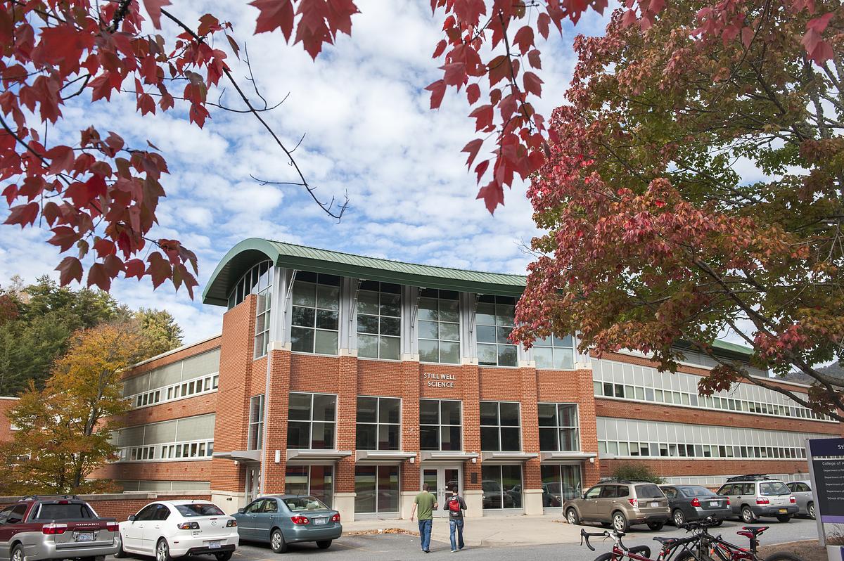 Side view of the Stillwell Science building