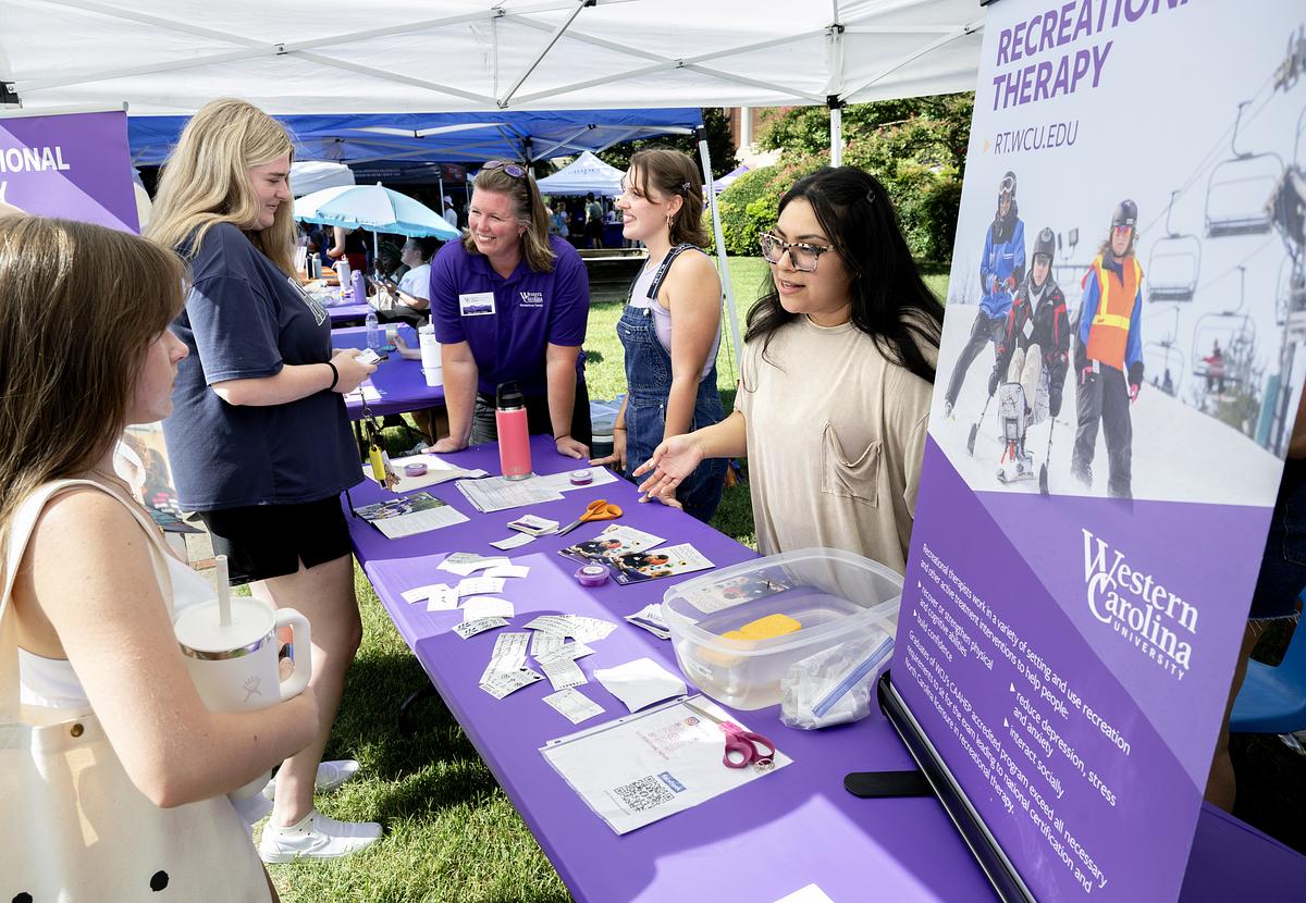 Students and teacher enjoying a study abroad trip to Costa Rica