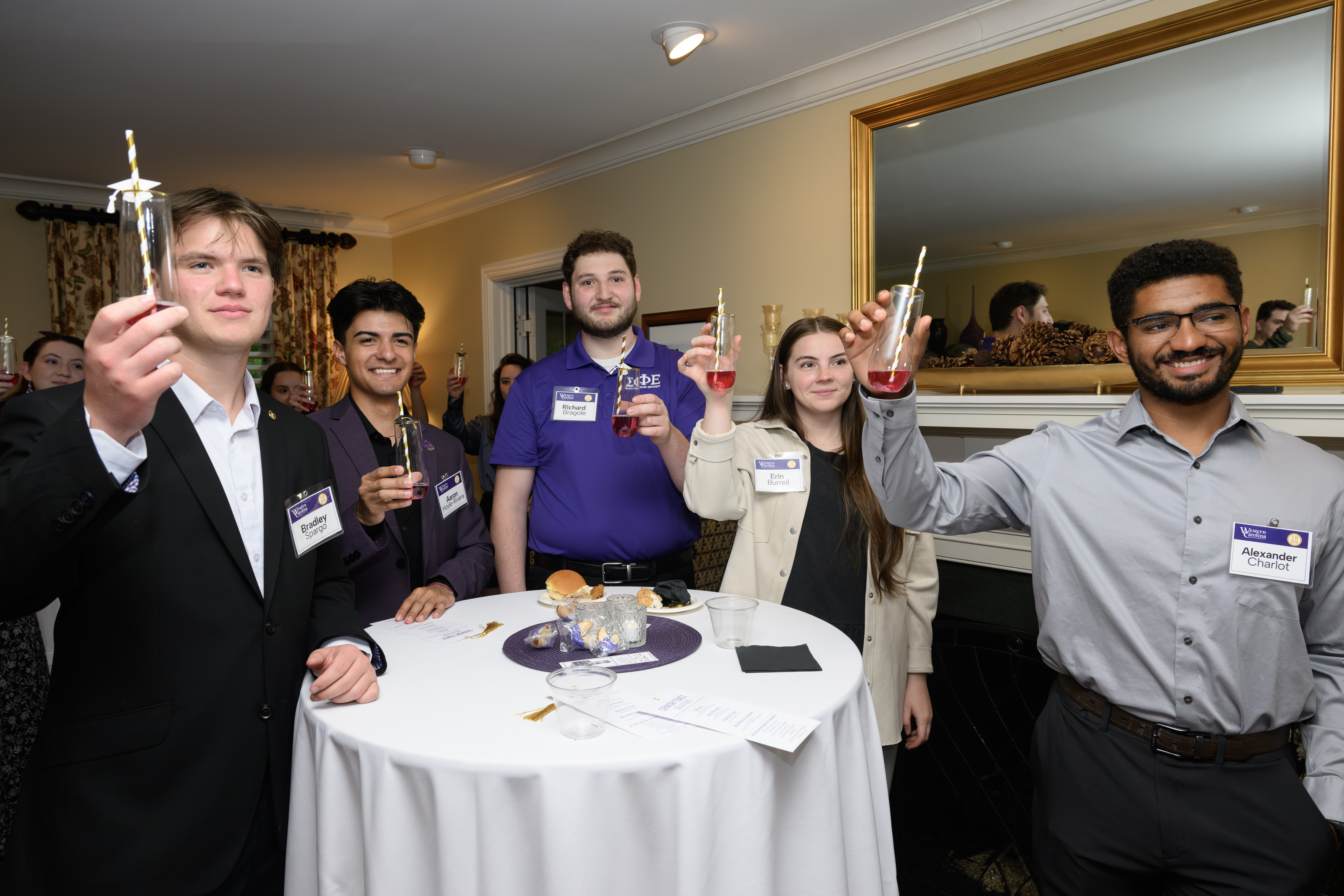Ģ������Ƶ student donors raise their glasses at the spring Senior Toast, held annually to recognize the philanthropic gifts of the soon-to-be graduates