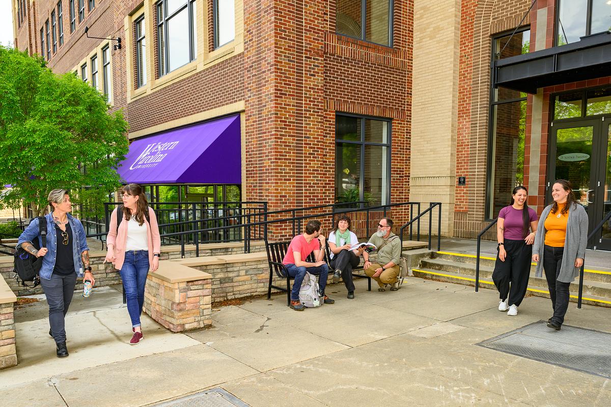Students and faculty outside of the WCU Biltmore Park location