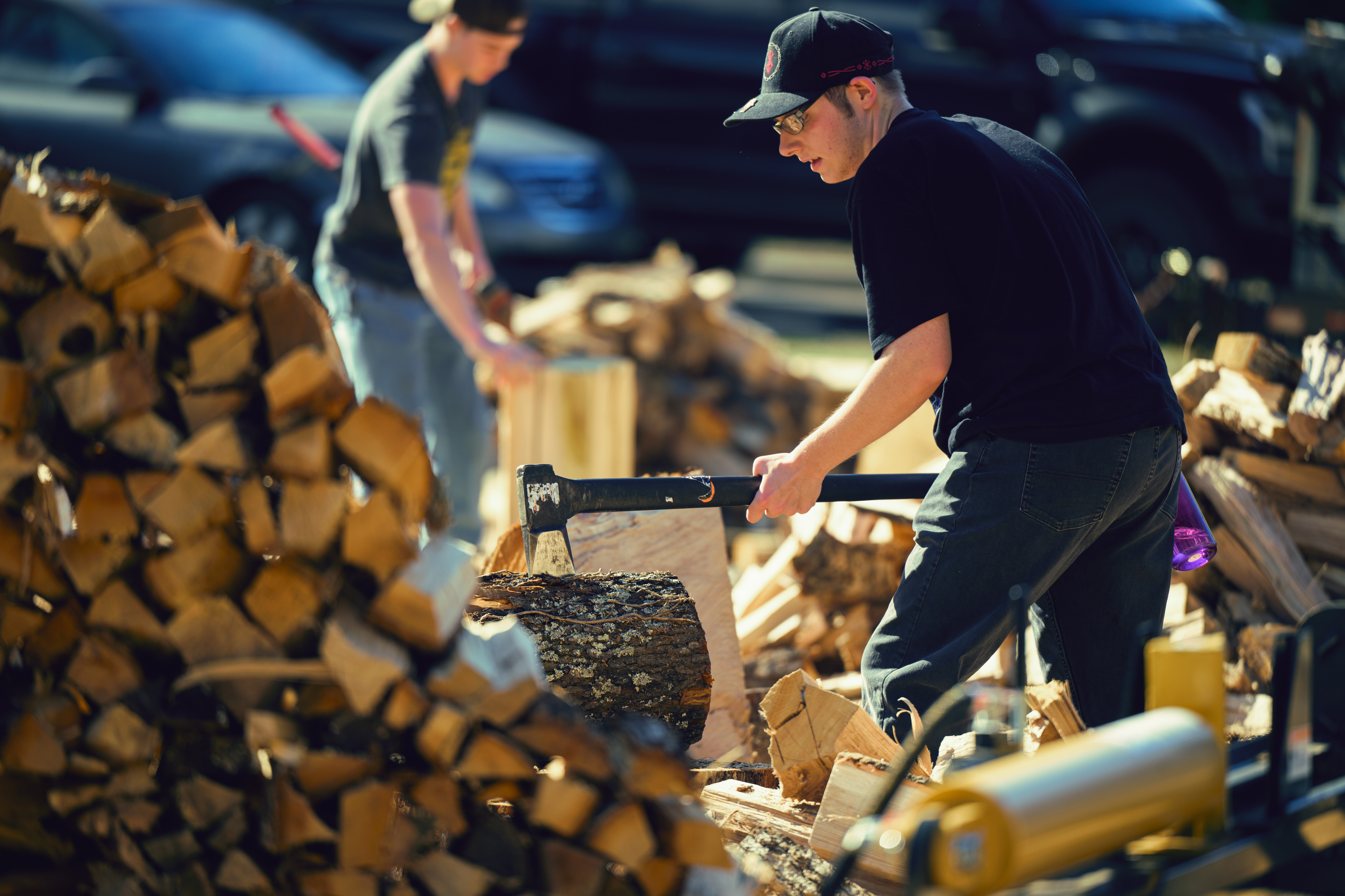 Ģ������Ƶstudents help with Project FIRE at Cullowhee UMC