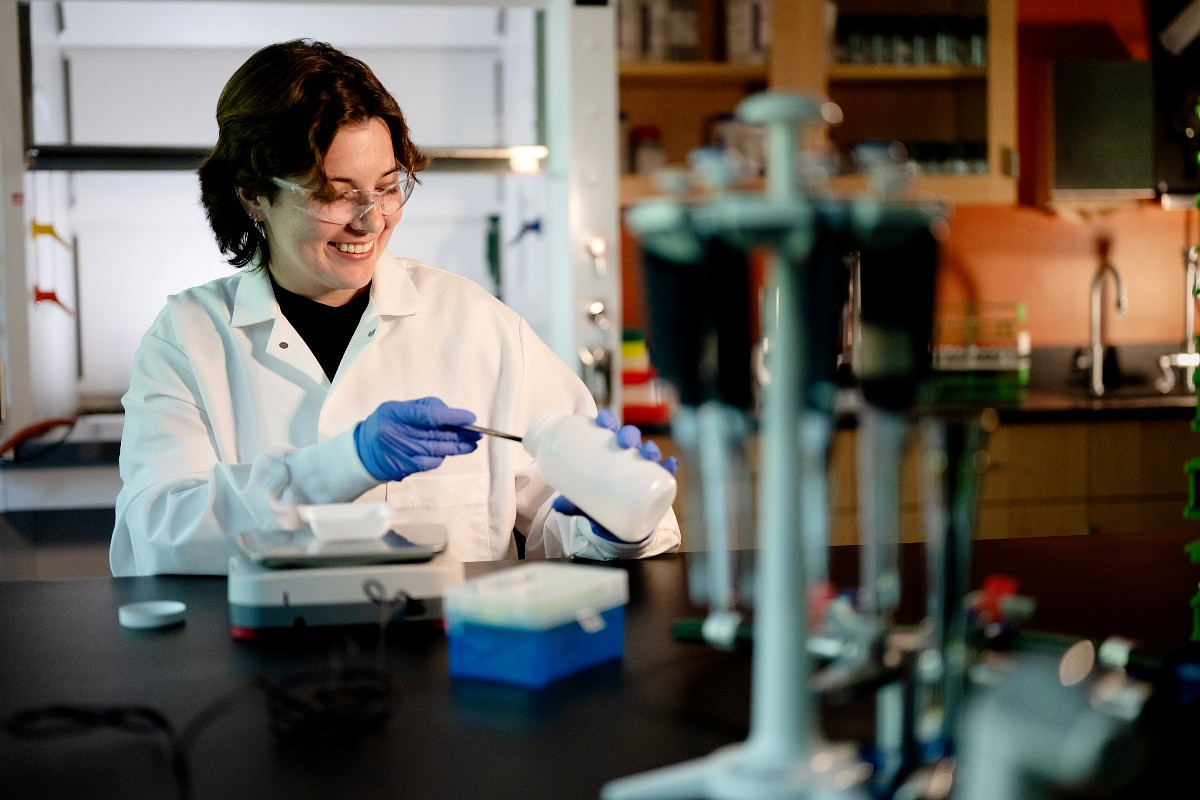 WCU chemistry student working in lab