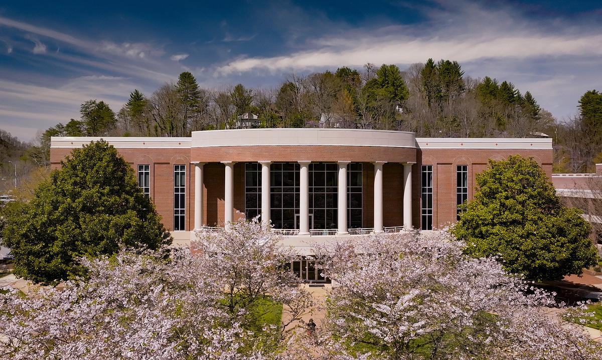 Aerial photo of the UC Commons building