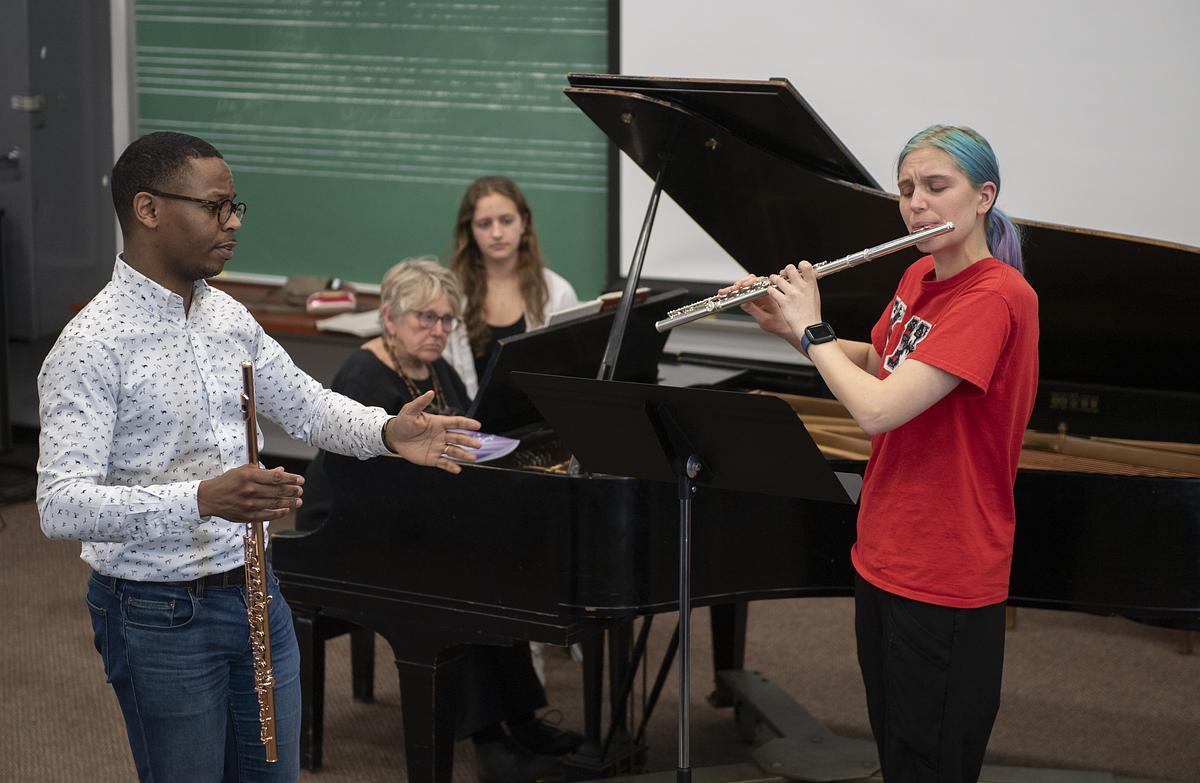 Student teaching music