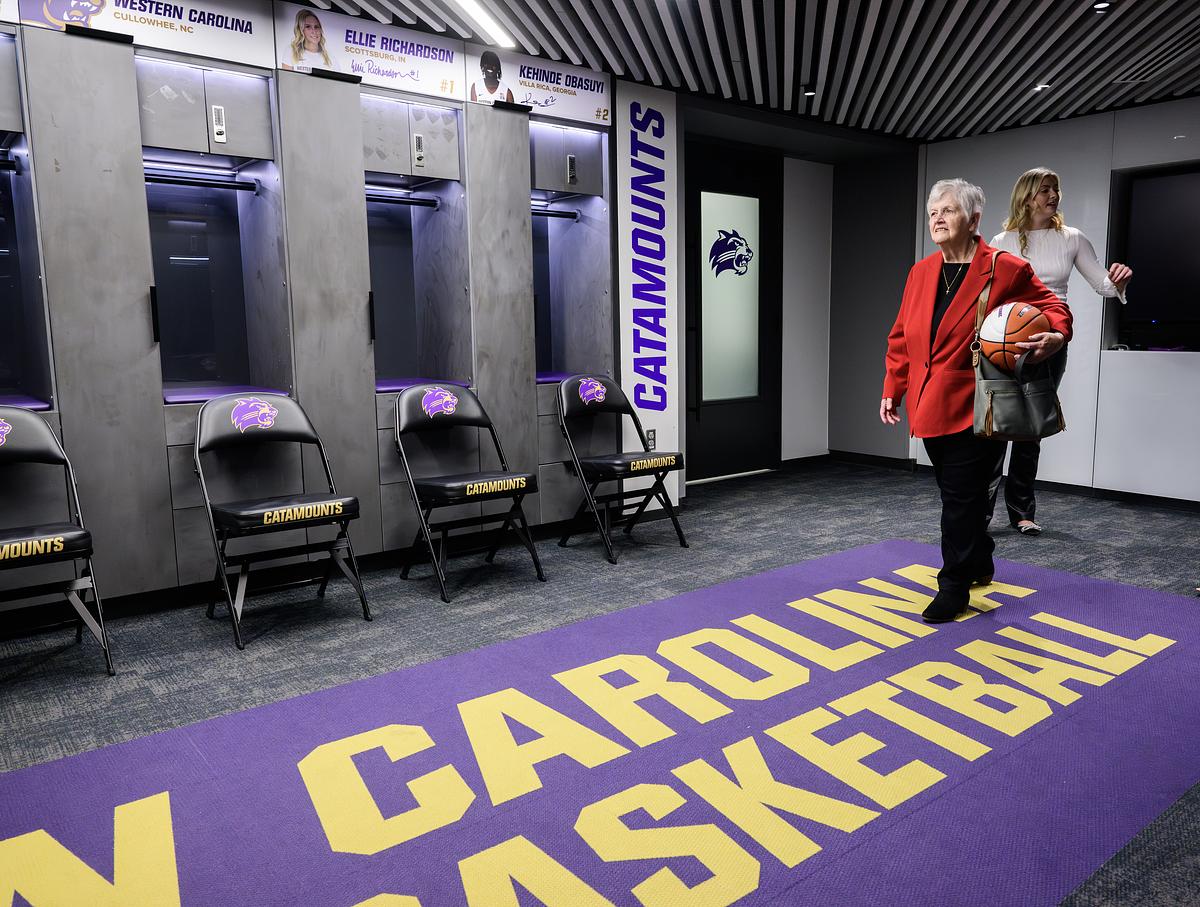 Betty Westmoreland Suhre tours the women’s basketball locker room that now bears her name